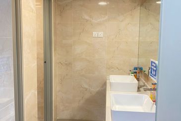 Shah Alam Semi-D Office / Warehouse / Factory 3+1 Storeys