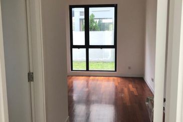 GREAT Buy! Bungalow 2.5 Storey