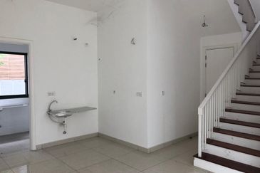 GREAT Buy! Bungalow 2.5 Storey