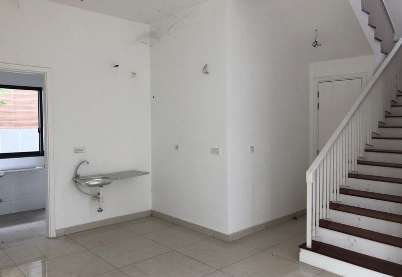 GREAT Buy! Bungalow 2.5 Storey