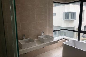 GREAT Buy! Bungalow 2.5 Storey