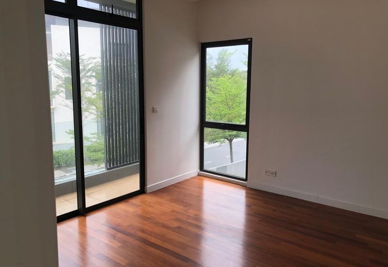 GREAT Buy! Bungalow 2.5 Storey