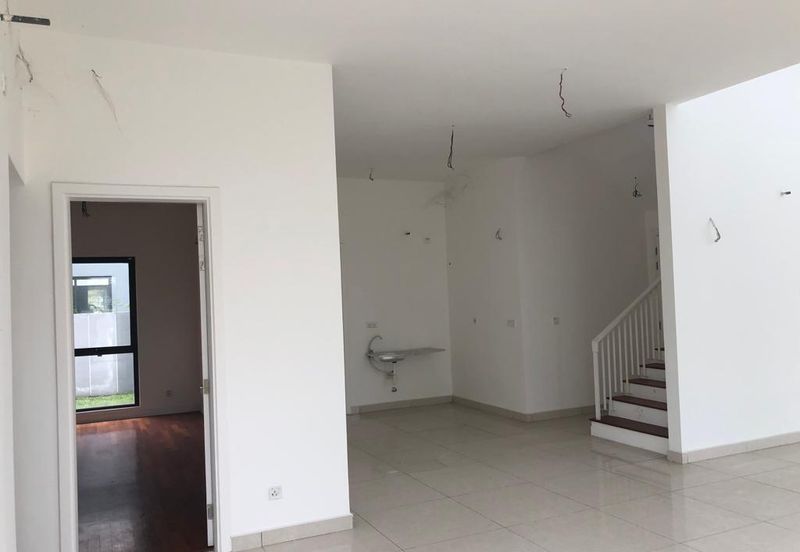 GREAT Buy! Bungalow 2.5 Storey