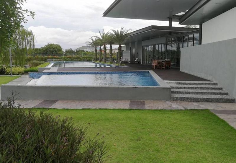 Kota Kemuning Partially Furnished Bungalow with Extra Land