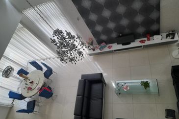 Kota Kemuning Partially Furnished Bungalow with Extra Land