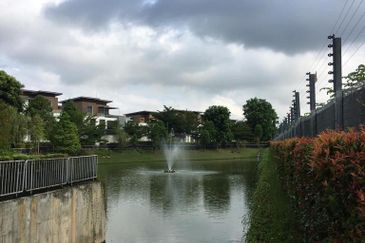 Kota Kemuning Partially Furnished Bungalow with Extra Land