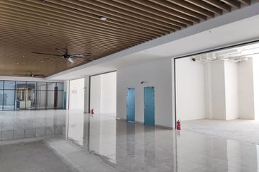 Glenmarie 3adjoining 4497sqft  lot Facing Main Road