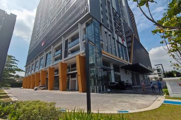 Glenmarie 3adjoining 4497sqft  lot Facing Main Road