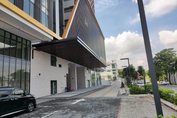 Glenmarie 3adjoining 4497sqft  lot Facing Main Road