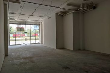 Glenmarie 3adjoining 4497sqft  lot Facing Main Road