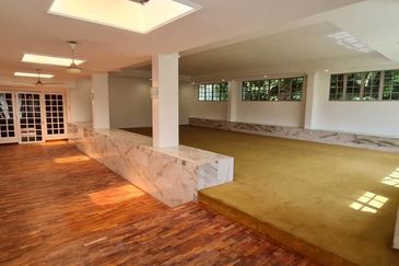 Taman Duta 37,000 Mansion with Pool