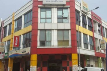Puchong Jaya Corner Shoplot 3 Storey