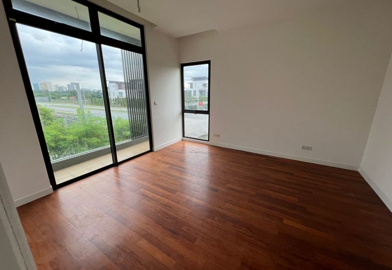 Kota Kemuning Corner Bungalow