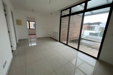 Kota Kemuning Corner Bungalow