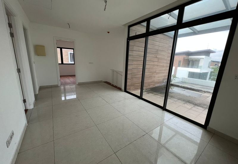 Kota Kemuning Corner Bungalow