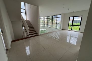 Kota Kemuning Corner Bungalow