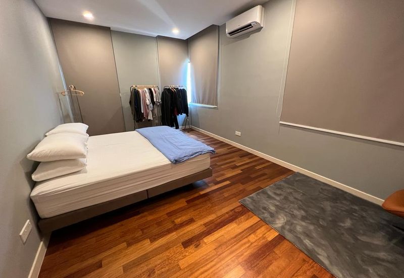 Beautiful Bungalow Fully Furnished