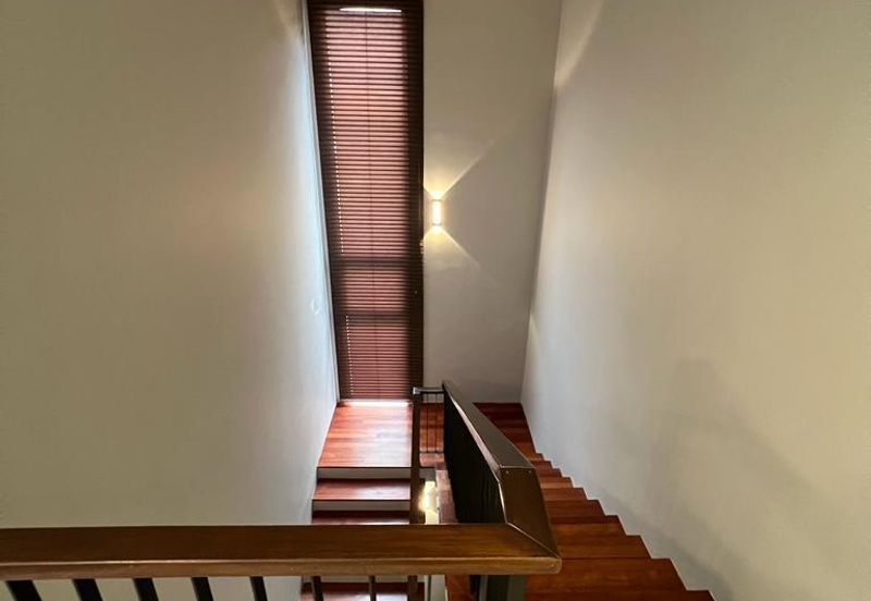 Beautiful Bungalow Fully Furnished