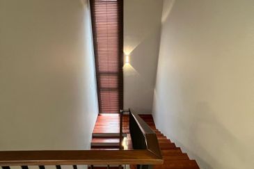 Beautiful Bungalow Fully Furnished