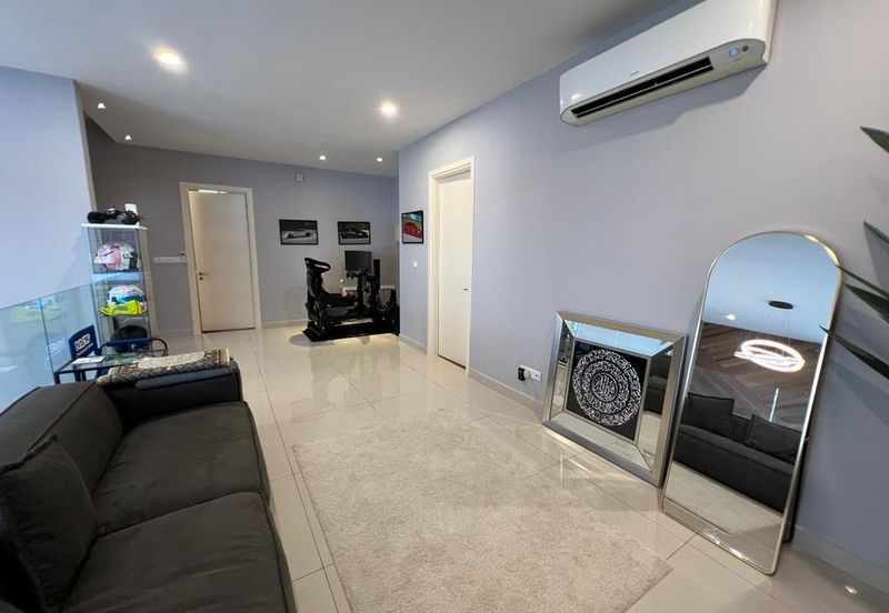 Beautiful Bungalow Fully Furnished