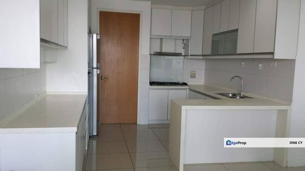 KLCC Fully Furnished Pet Friendly Condo 1,800sqft, Kuala Lumpur, KL City