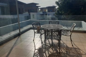 Fully Furnished Excellent Condition