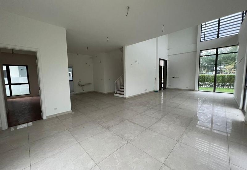 New Good Condition with Facilities