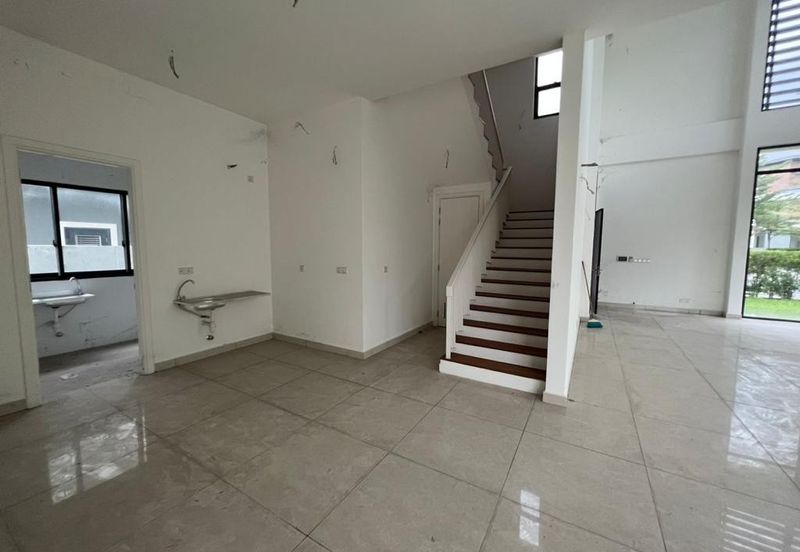 New Good Condition with Facilities