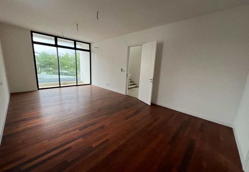 New Good Condition with Facilities