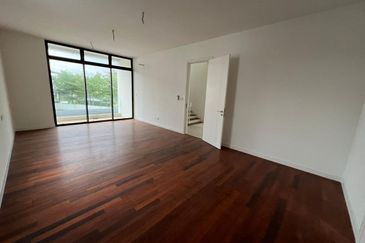 New Good Condition with Facilities