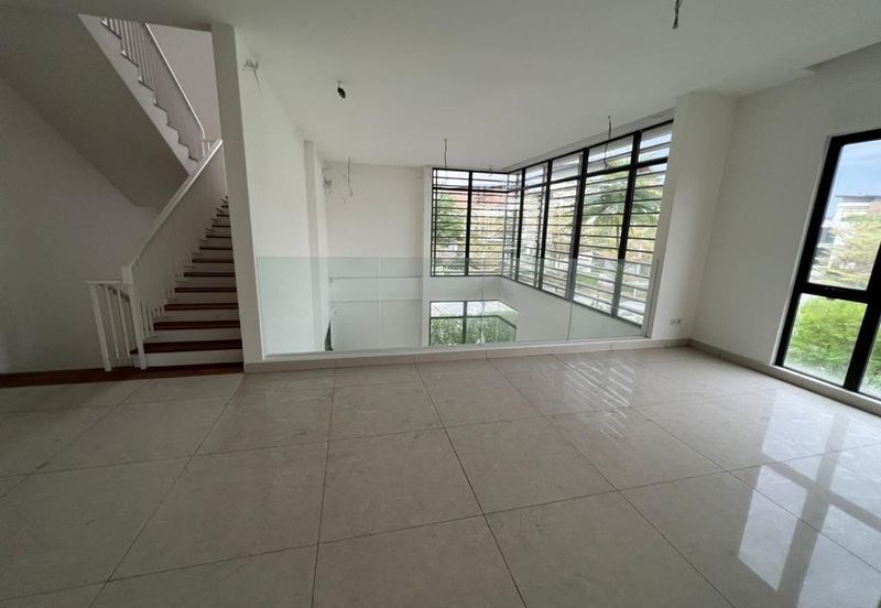 New Good Condition with Facilities