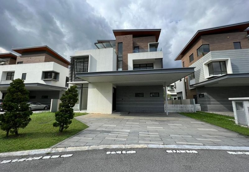 New Good Condition with Facilities