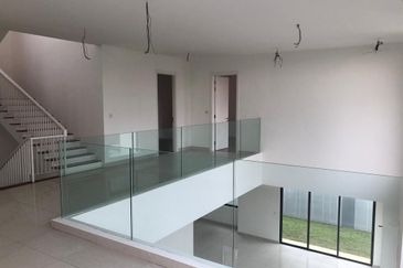 Below Cost! 6,116sqft Bungalow Gated & Guarded