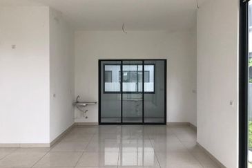 Below Cost! 6,116sqft Bungalow Gated & Guarded