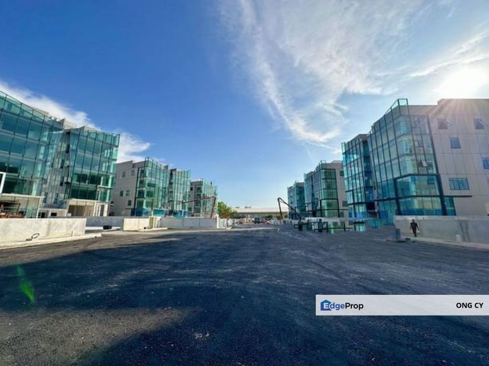 SemiD 4storey with Lift, Selangor, Shah Alam