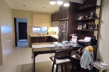 Great Buy! Fully Furnished Excellent Condition Superlink