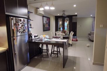 Great Buy! Fully Furnished Excellent Condition Superlink