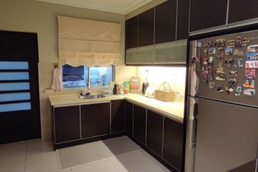 Great Buy! Fully Furnished Excellent Condition Superlink