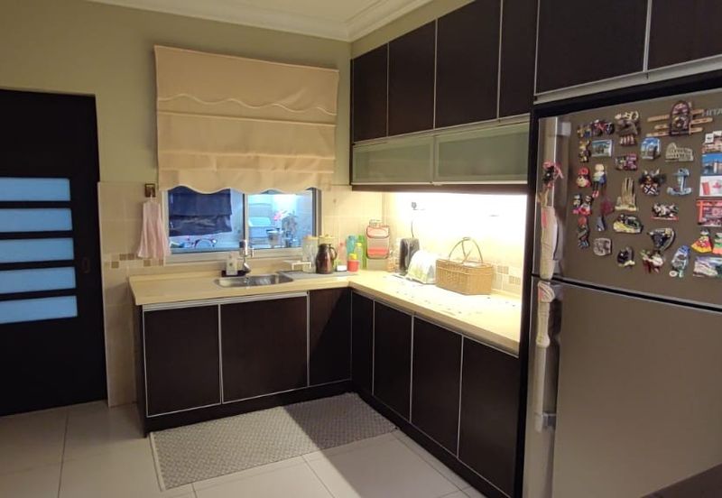 Great Buy! Fully Furnished Excellent Condition Superlink