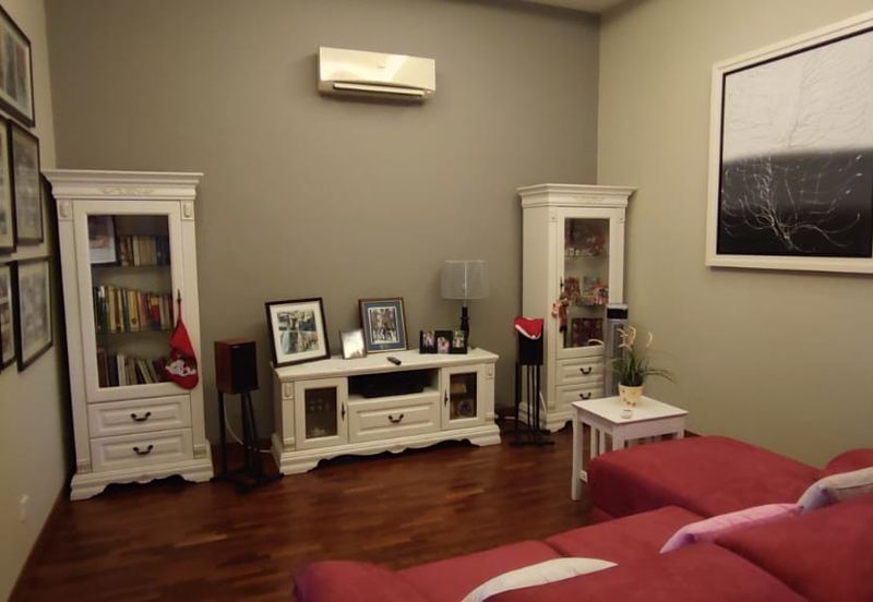 Great Buy! Fully Furnished Excellent Condition Superlink