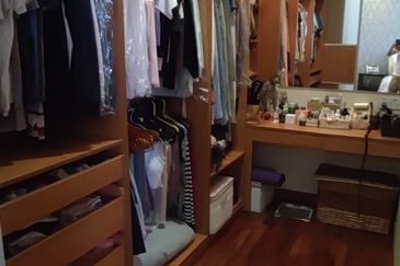 Great Buy! Fully Furnished Excellent Condition Superlink