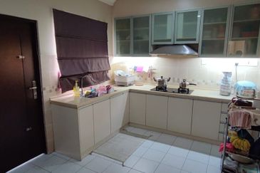 Great Buy! Fully Furnished Excellent Condition Superlink