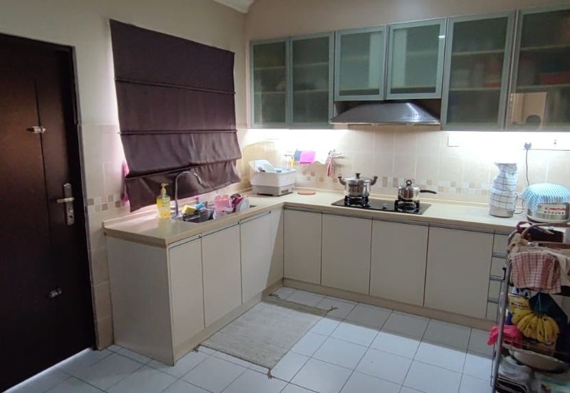 Great Buy! Fully Furnished Excellent Condition Superlink