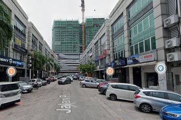 Endlot with Lift 4 Stories