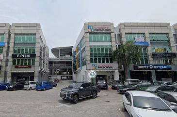 Endlot with Lift 4 Stories