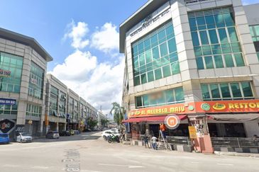 Endlot with Lift 4 Stories