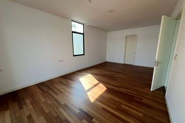 New Corner Bungalow with Facilities