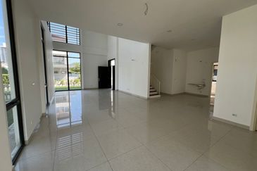 New Corner Bungalow with Facilities