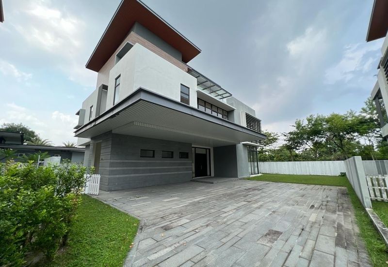 Quiet Corner Bungalow