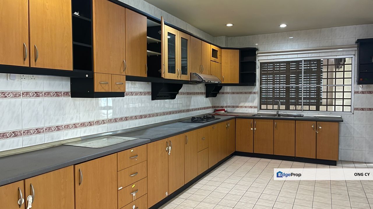 Great condition Partially Furnished SemiD, Selangor, Shah Alam